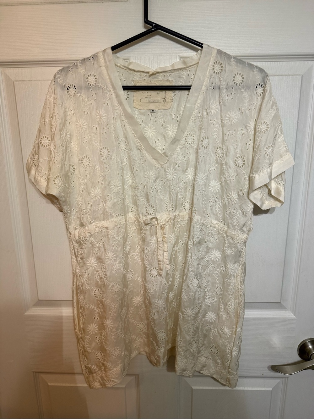 Johnny Was Silk Lightweight Cream Eyelet V-Neck Women's Top